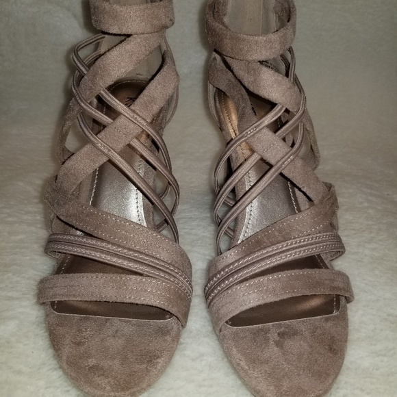 High heels - Picture 2 of 4